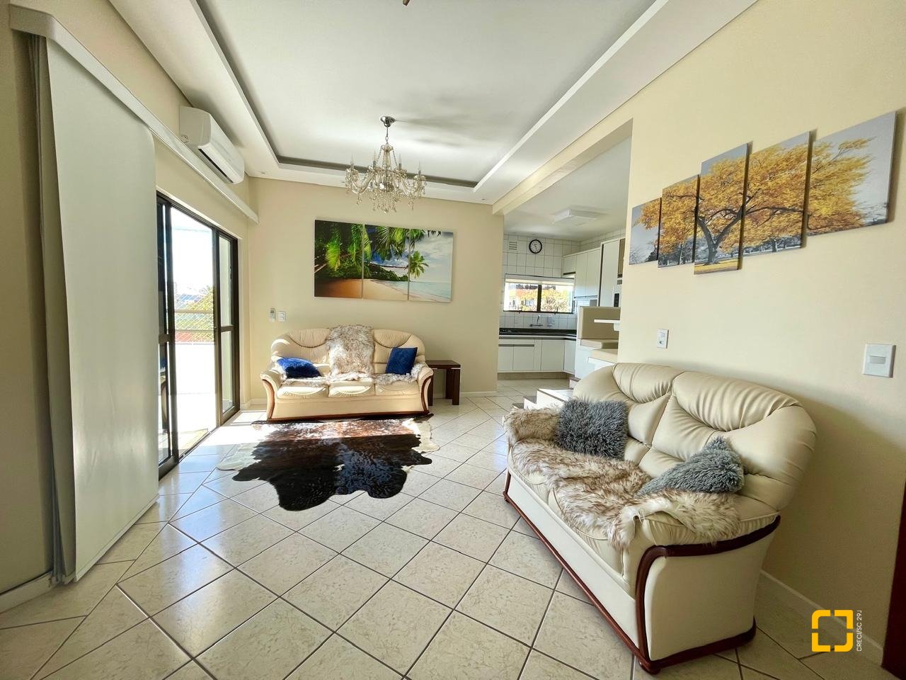 Cobertura com 229m², 3 quartos (sendo 3 suítes), 2 garagens, no bairro Canasvieiras em Florianópolis