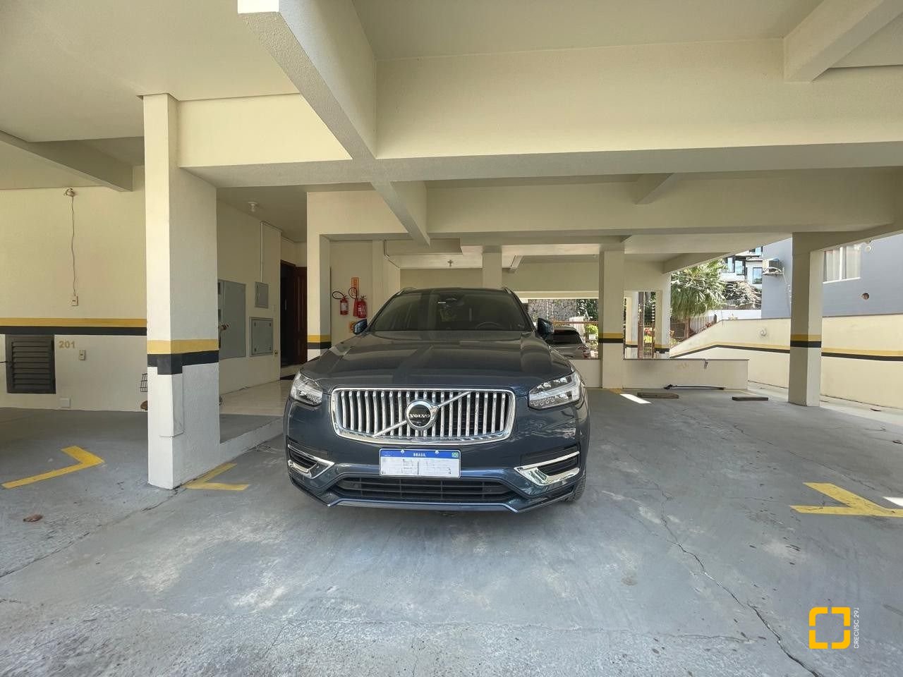 Cobertura com 229m², 3 quartos (sendo 3 suítes), 2 garagens, no bairro Canasvieiras em Florianópolis