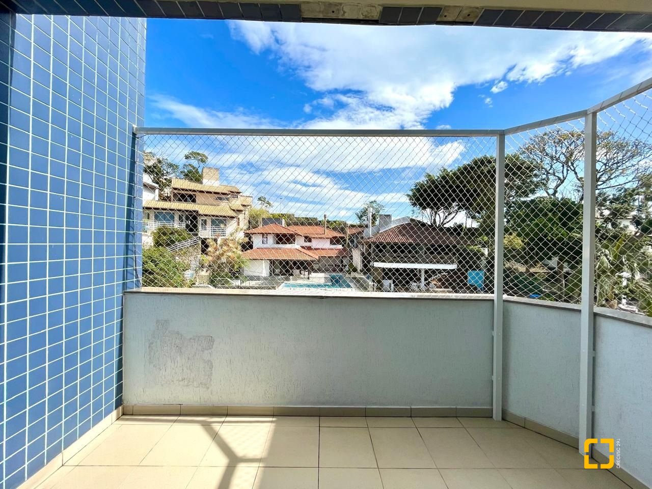 Cobertura com 229m², 3 quartos (sendo 3 suítes), 2 garagens, no bairro Canasvieiras em Florianópolis
