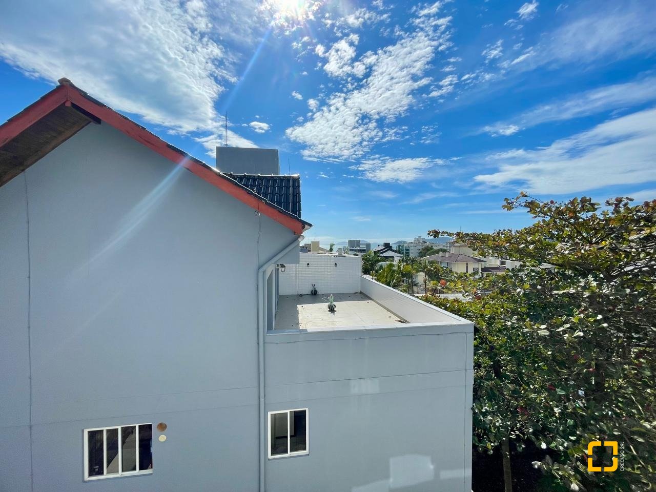 Cobertura com 229m², 3 quartos (sendo 3 suítes), 2 garagens, no bairro Canasvieiras em Florianópolis
