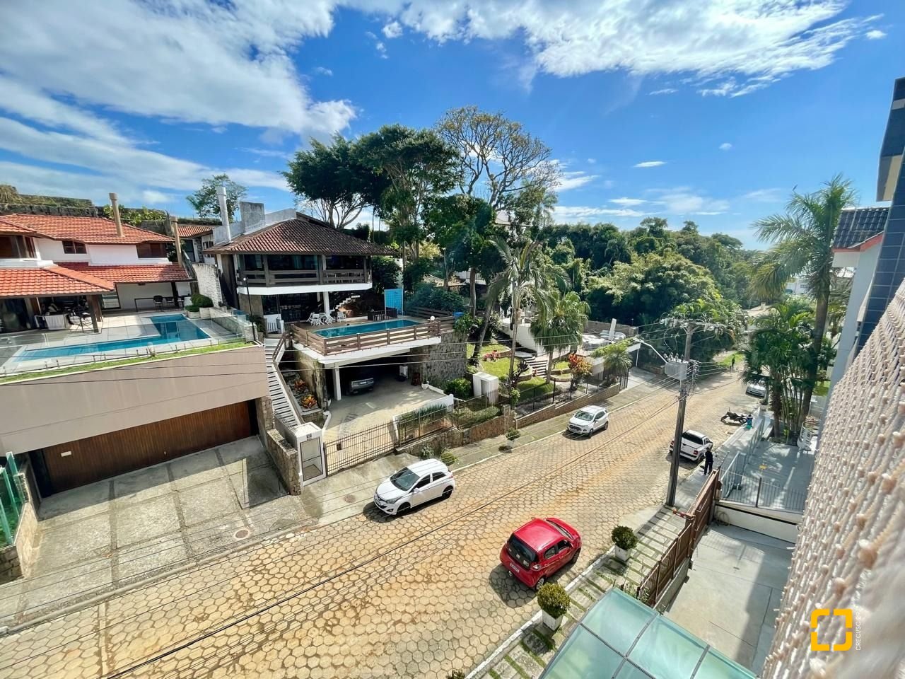 Cobertura com 229m², 3 quartos (sendo 3 suítes), 2 garagens, no bairro Canasvieiras em Florianópolis