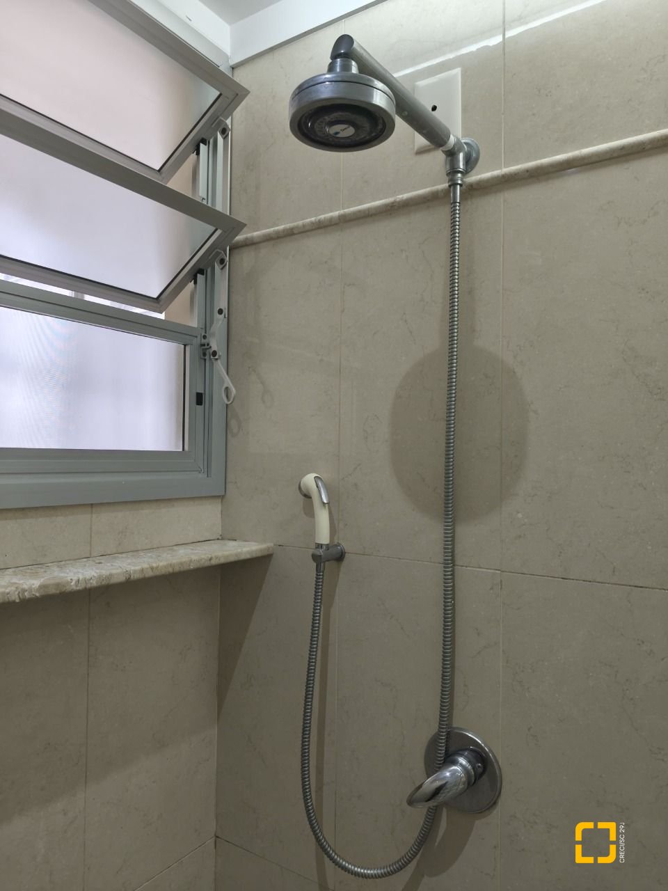 Apartamento com 193m², 4 quartos (sendo 1 suíte), 2 garagens, no bairro Centro em Florianópolis