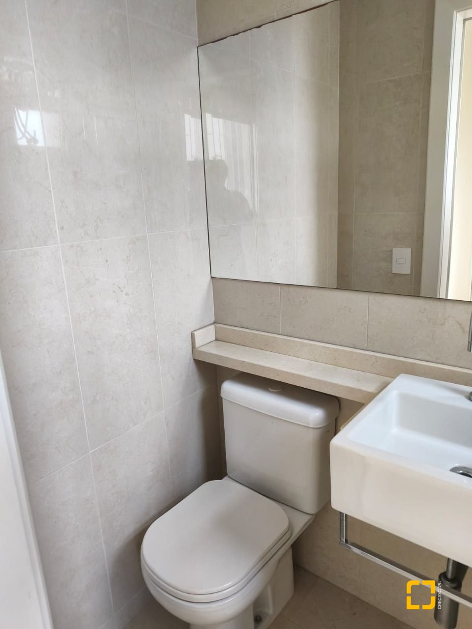 Apartamento com 193m², 4 quartos (sendo 1 suíte), 2 garagens, no bairro Centro em Florianópolis