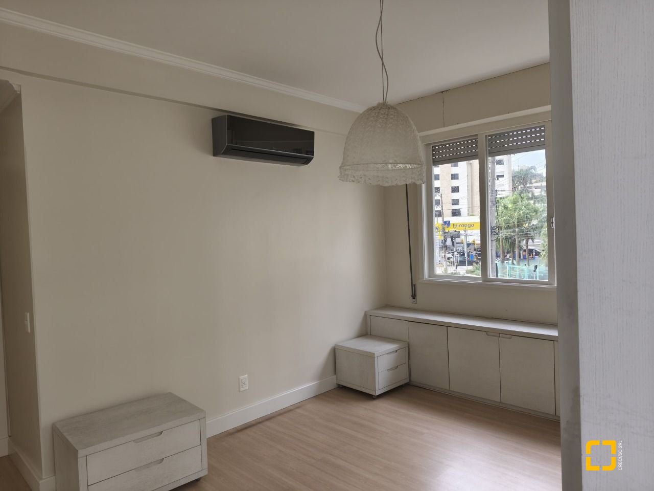 Apartamento com 193m², 4 quartos (sendo 1 suíte), 2 garagens, no bairro Centro em Florianópolis