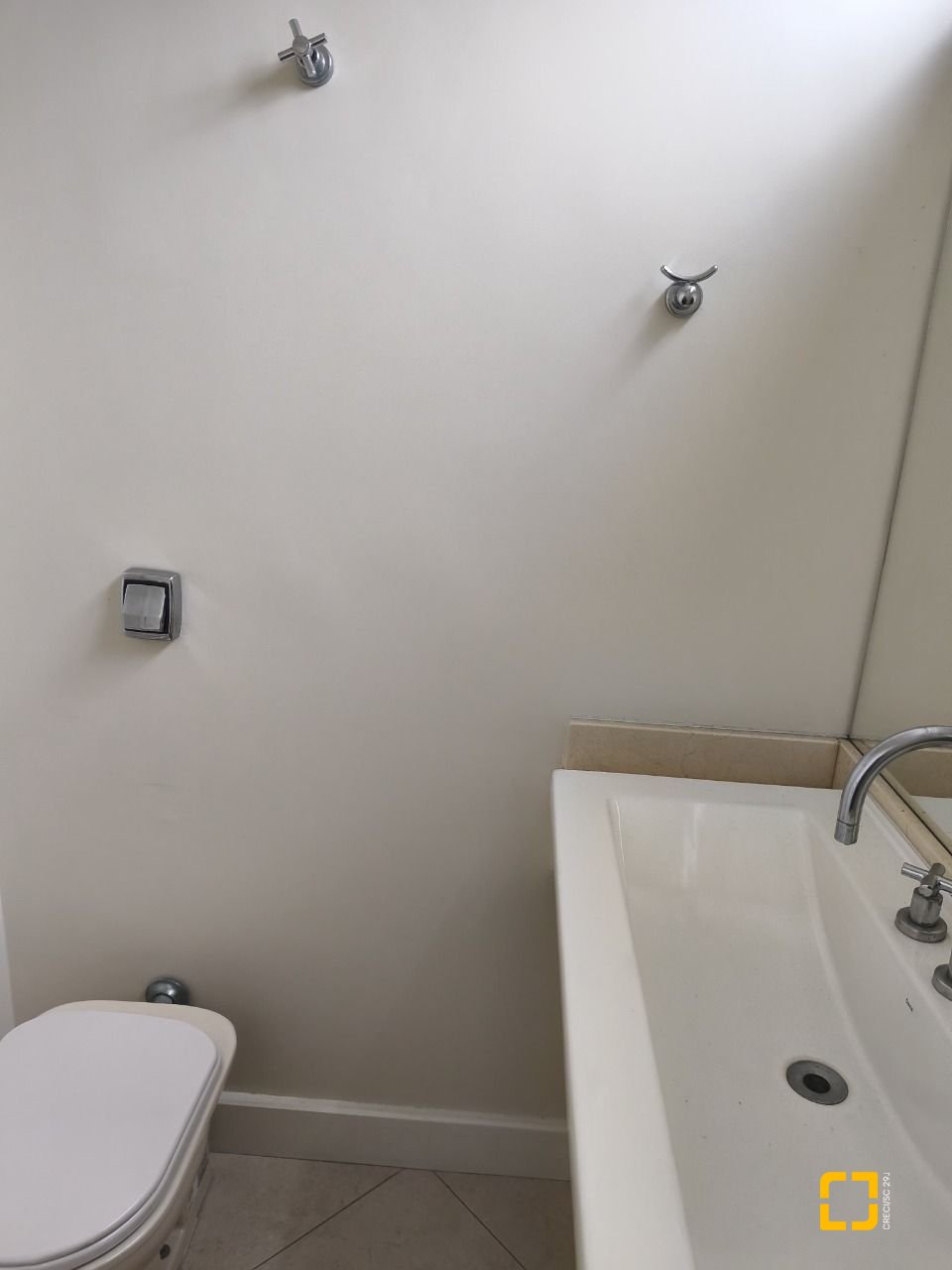 Apartamento com 193m², 4 quartos (sendo 1 suíte), 2 garagens, no bairro Centro em Florianópolis