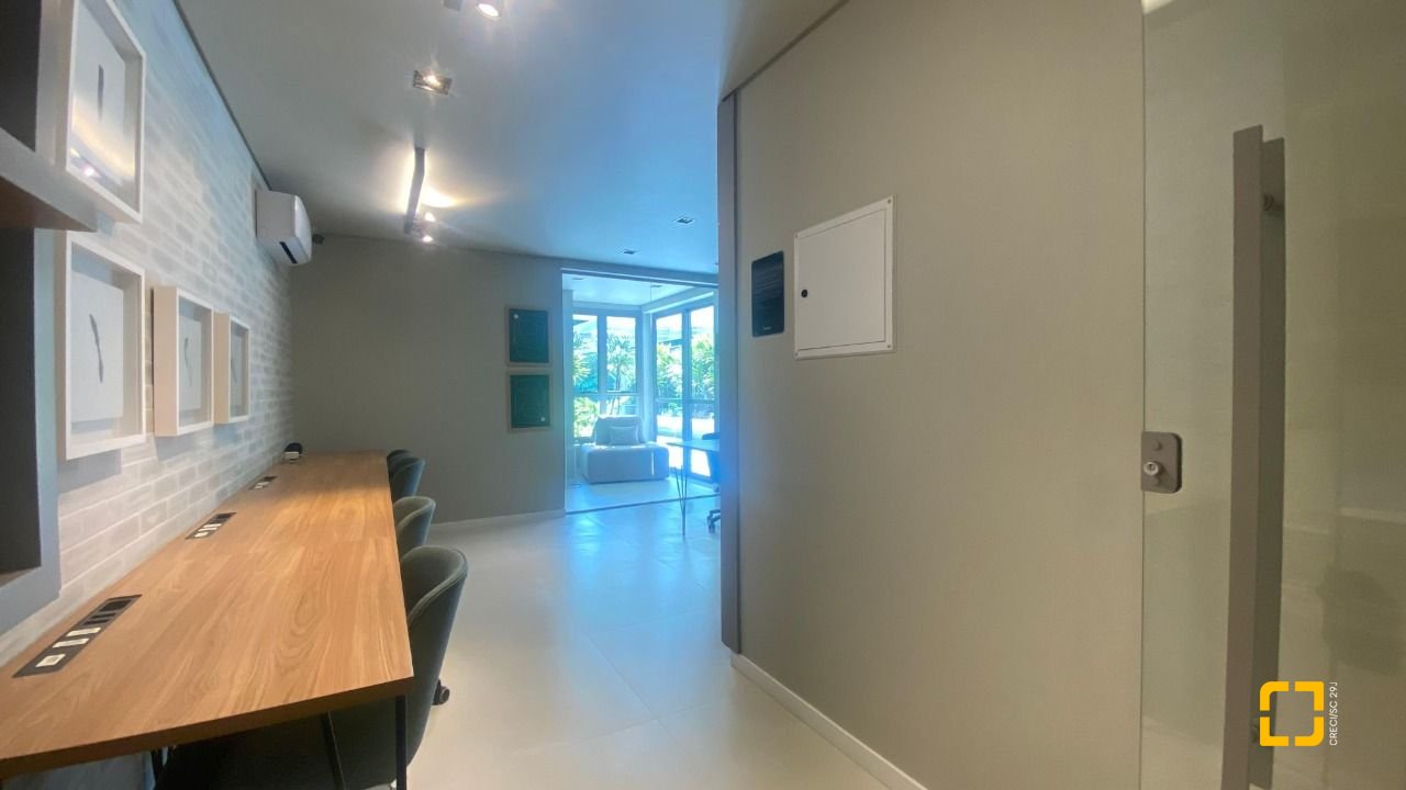 Apartamento com 71m², 2 quartos (sendo 1 suíte), 1 garagem, no bairro Cacupé em Florianópolis