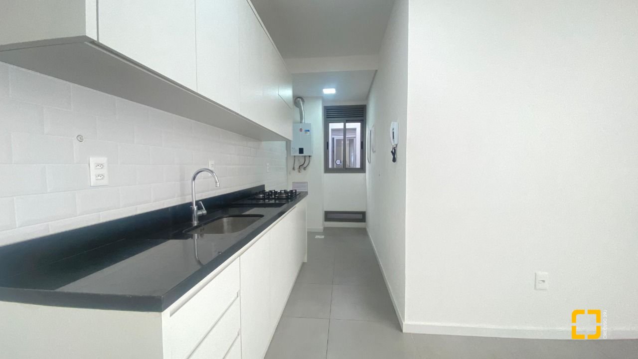 Apartamento com 71m², 2 quartos (sendo 1 suíte), 1 garagem, no bairro Cacupé em Florianópolis