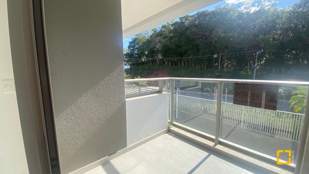 Apartamento com 71m², 2 quartos (sendo 1 suíte), 1 garagem, no bairro Cacupé em Florianópolis