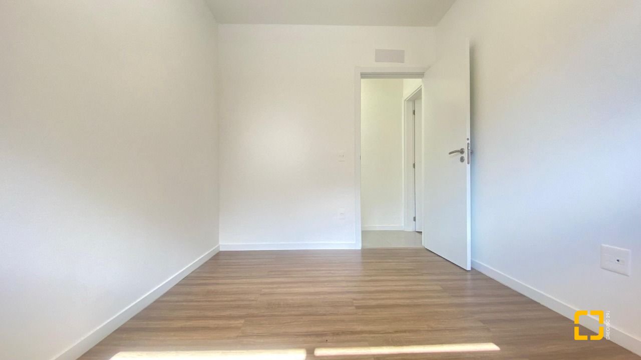 Apartamento com 71m², 2 quartos (sendo 1 suíte), 1 garagem, no bairro Cacupé em Florianópolis