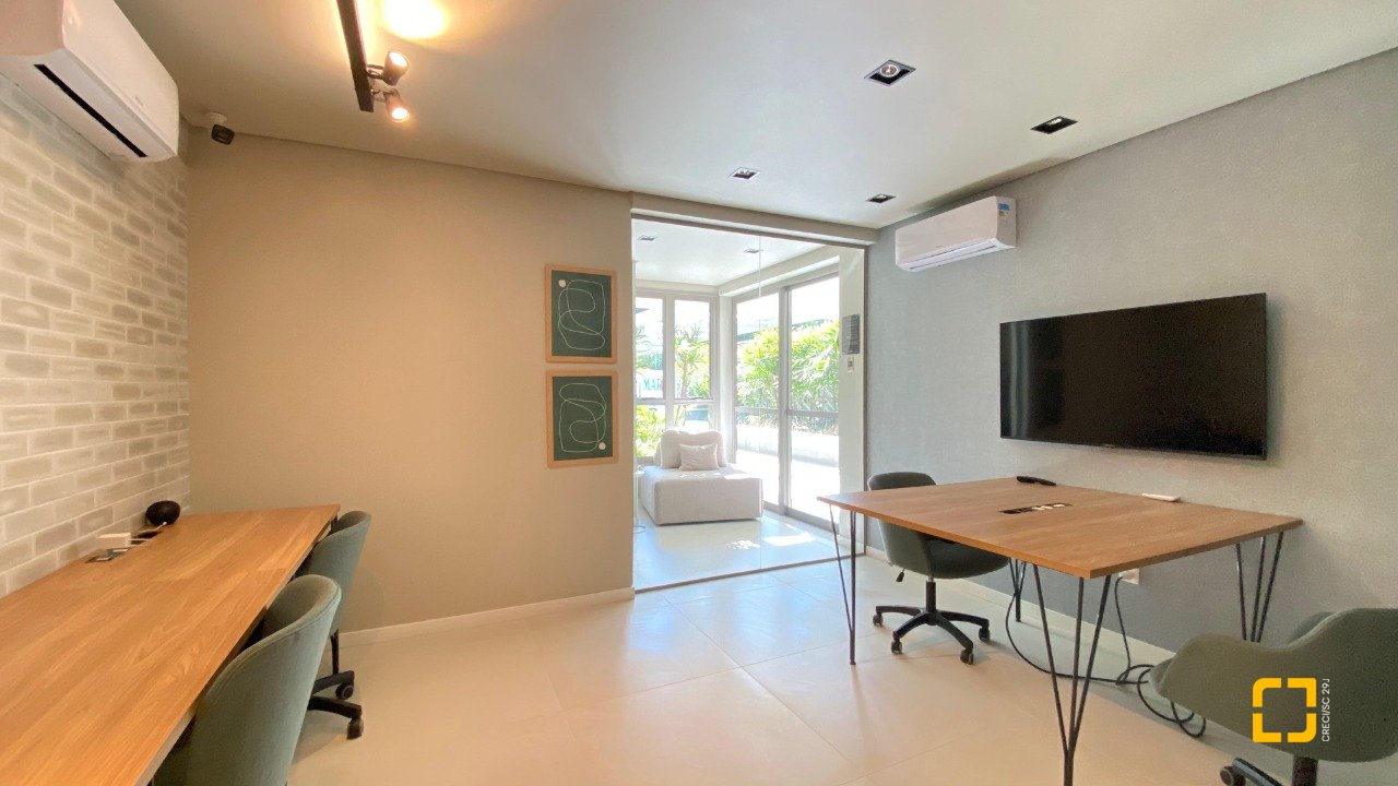Apartamento com 71m², 2 quartos (sendo 1 suíte), 1 garagem, no bairro Cacupé em Florianópolis
