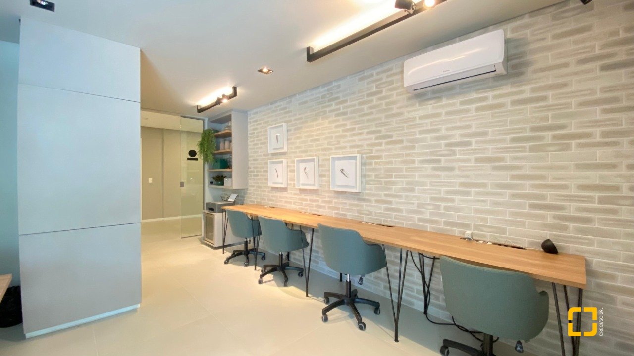 Apartamento com 71m², 2 quartos (sendo 1 suíte), 1 garagem, no bairro Cacupé em Florianópolis
