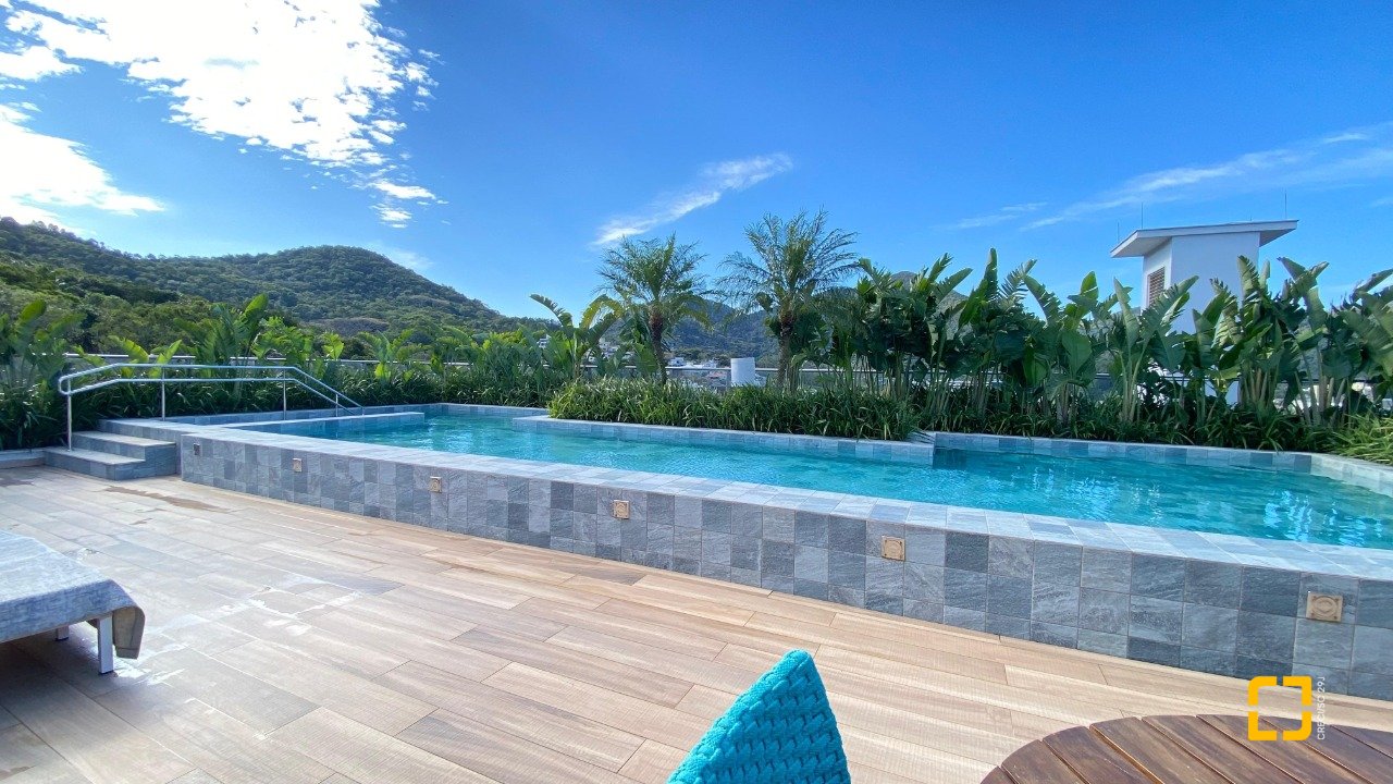 Apartamento com 71m², 2 quartos (sendo 1 suíte), 1 garagem, no bairro Cacupé em Florianópolis