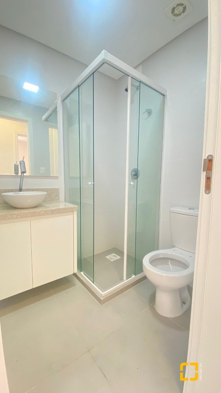 Apartamento com 71m², 2 quartos (sendo 1 suíte), 1 garagem, no bairro Cacupé em Florianópolis