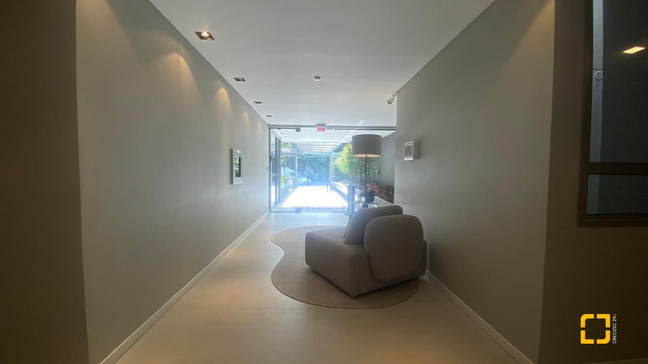 Apartamento com 71m², 3 quartos (sendo 1 suíte), 1 garagem, no bairro Cacupé em Florianópolis