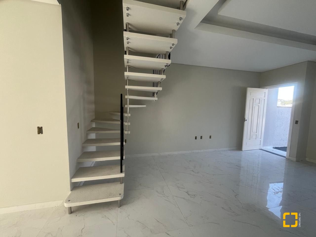 Casa com 85m², 2 quartos (sendo 2 suítes), 1 garagem, no bairro Bela Vista em Palhoça