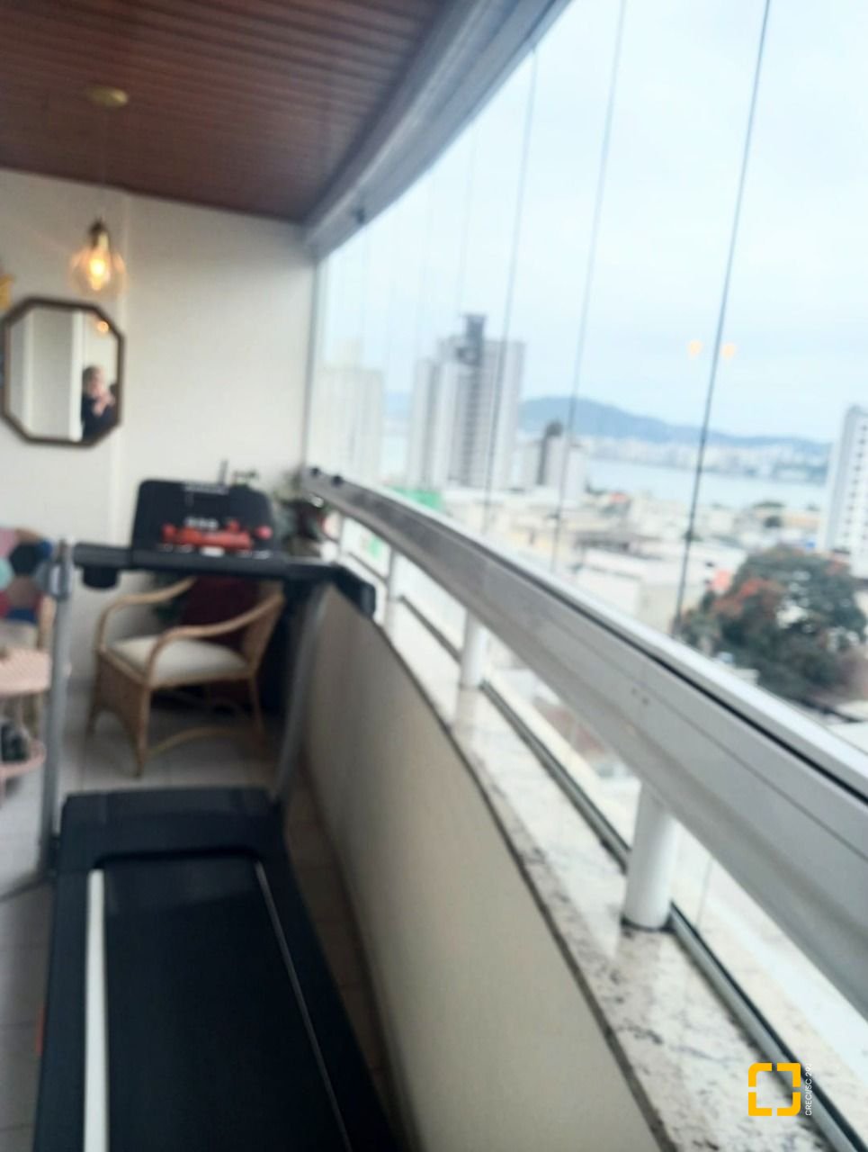 Apartamento com 133m², 6 quartos (sendo 2 suítes), 2 garagens, no bairro Estreito em Florianópolis