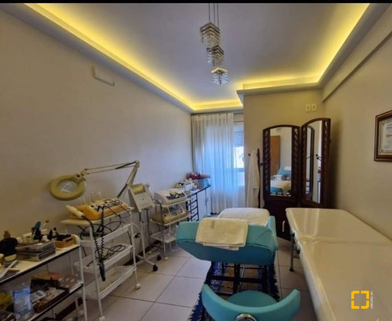Apartamento com 133m², 6 quartos (sendo 2 suítes), 2 garagens, no bairro Estreito em Florianópolis