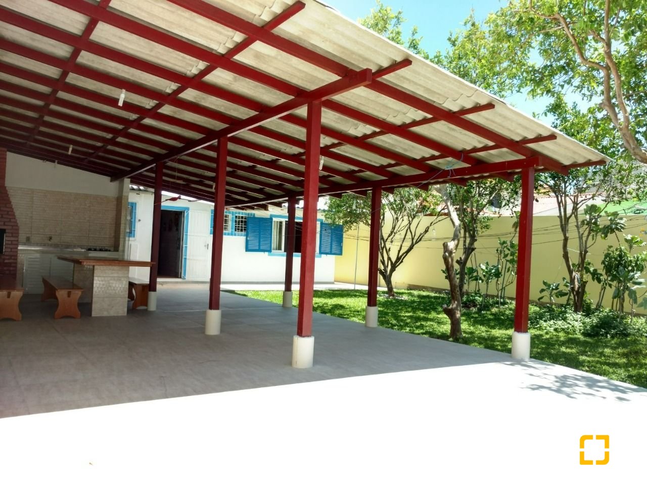 Casa com 113m², 5 quartos (sendo 1 suíte), 4 garagens, no bairro Ingleses em Florianópolis
