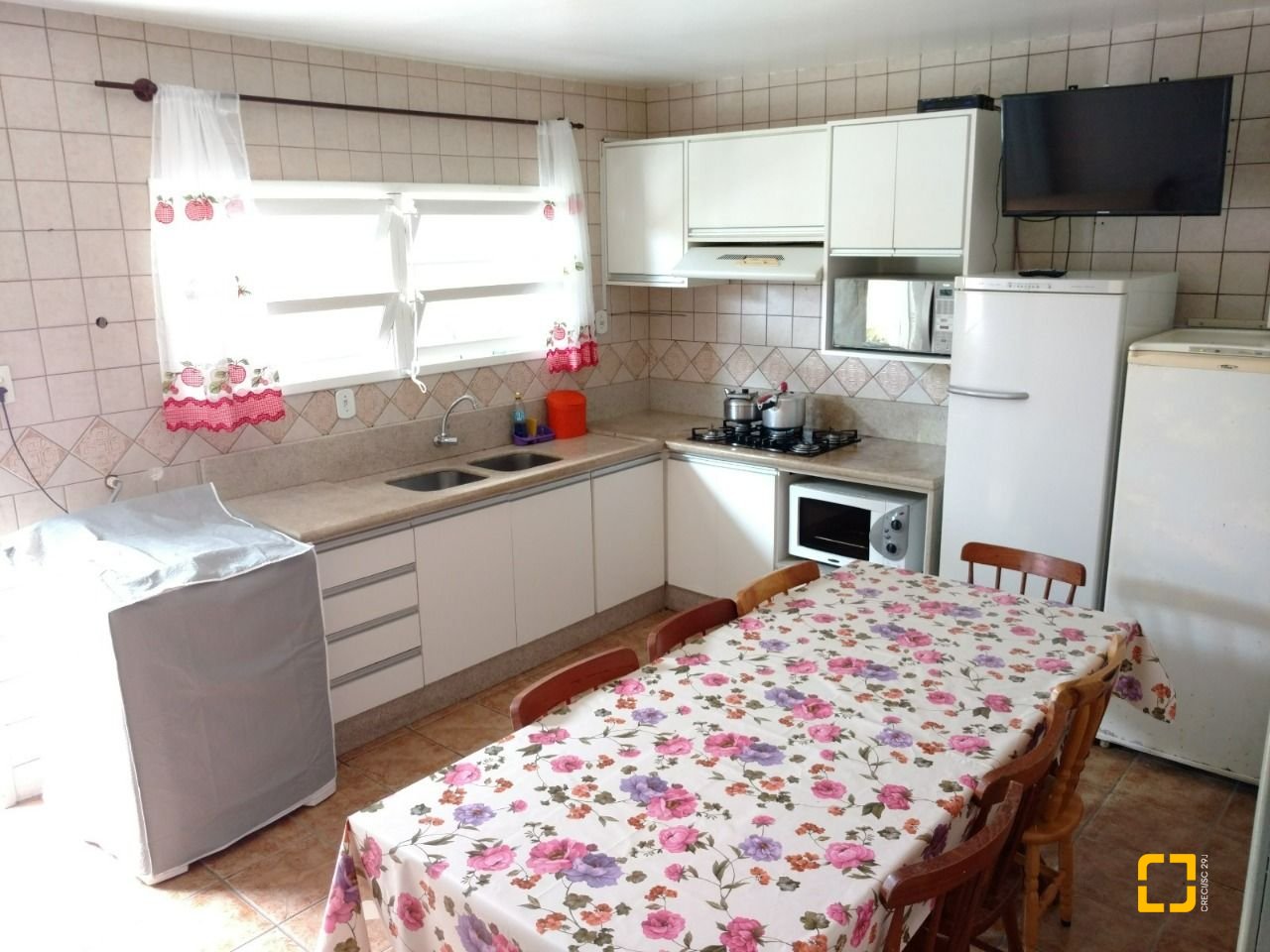 Casa com 113m², 5 quartos (sendo 1 suíte), 4 garagens, no bairro Ingleses em Florianópolis