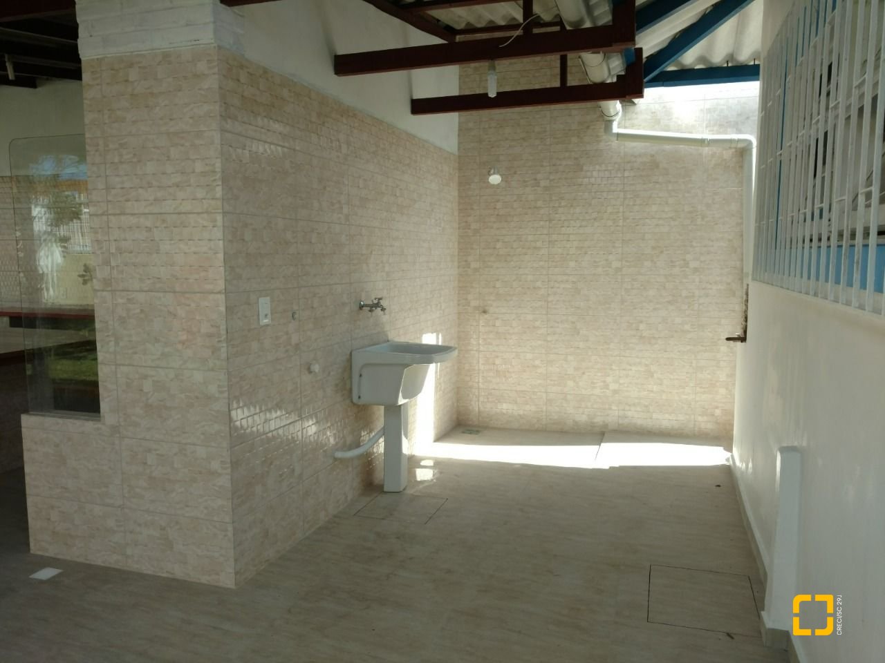 Casa com 113m², 5 quartos (sendo 1 suíte), 4 garagens, no bairro Ingleses em Florianópolis