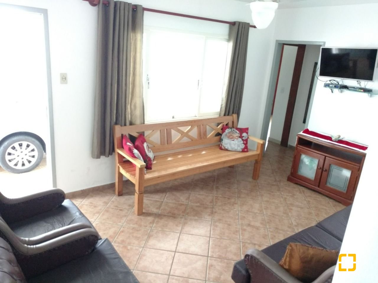 Casa com 113m², 5 quartos (sendo 1 suíte), 4 garagens, no bairro Ingleses em Florianópolis