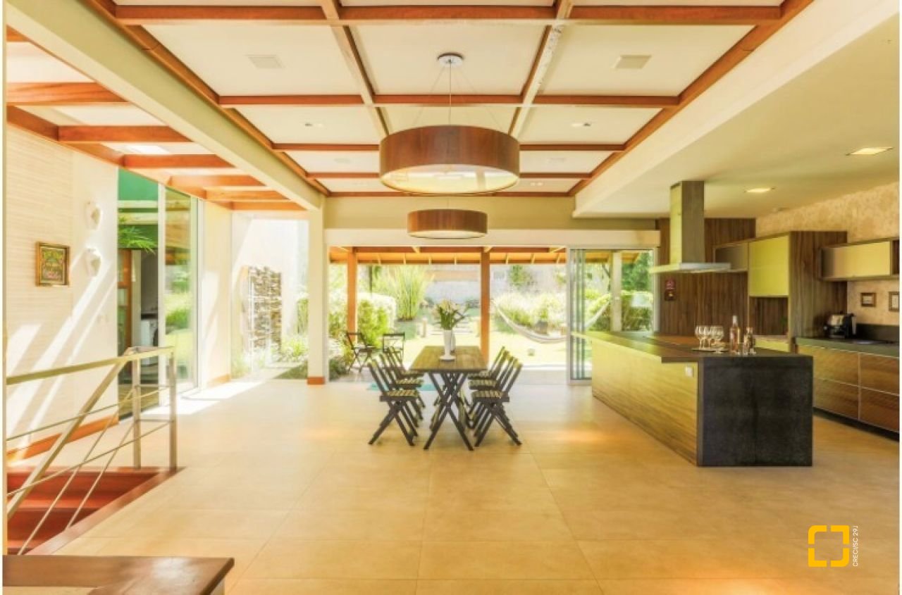 Casa com 929m², 5 quartos (sendo 3 suítes), 5 garagens, no bairro João Paulo em Florianópolis