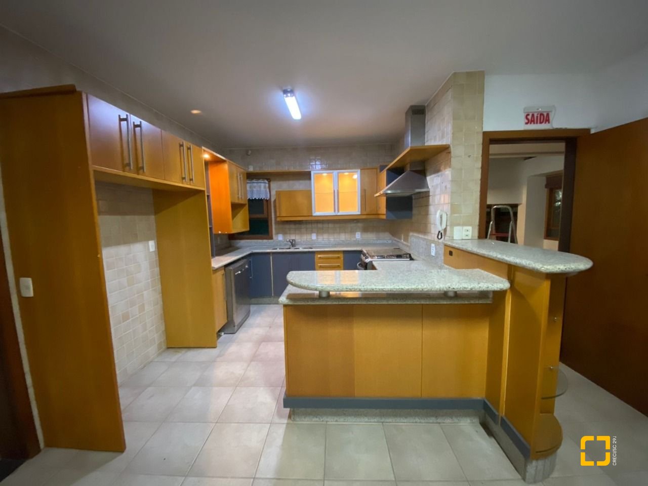 Casa com 929m², 5 quartos (sendo 3 suítes), 5 garagens, no bairro João Paulo em Florianópolis