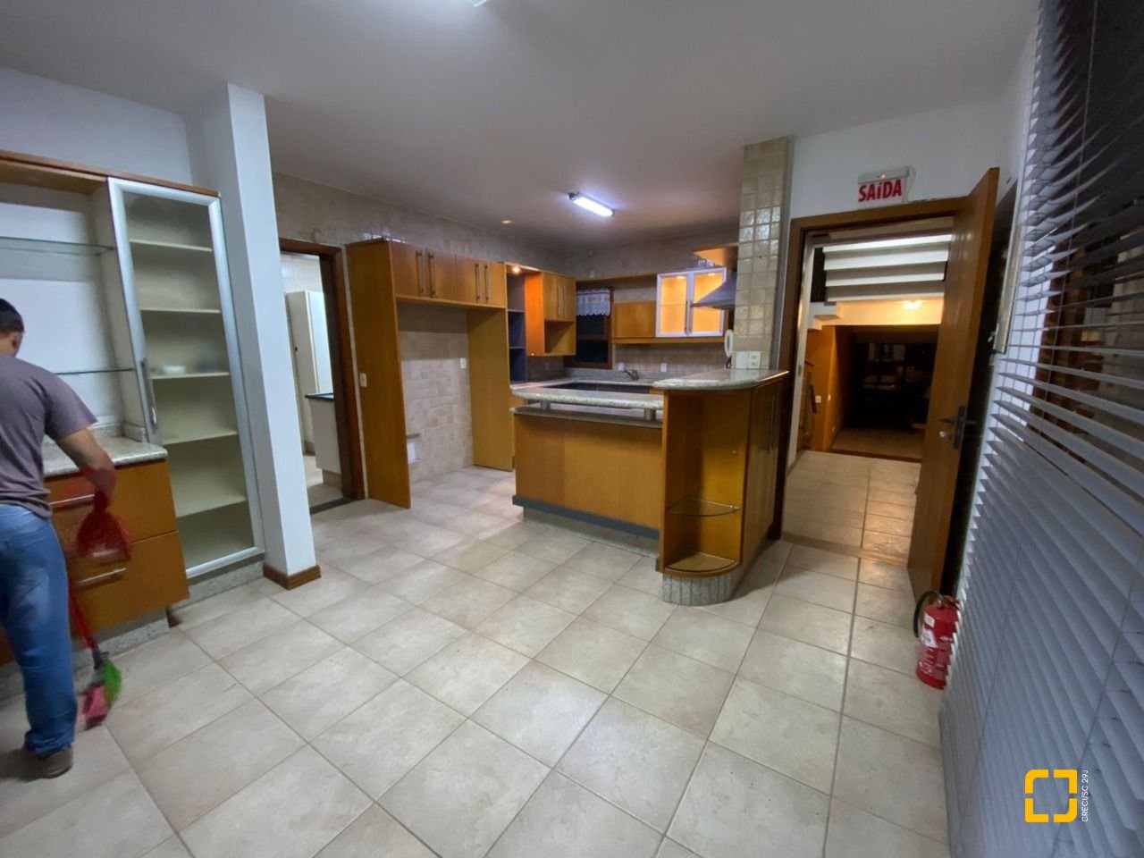 Casa com 929m², 5 quartos (sendo 3 suítes), 5 garagens, no bairro João Paulo em Florianópolis