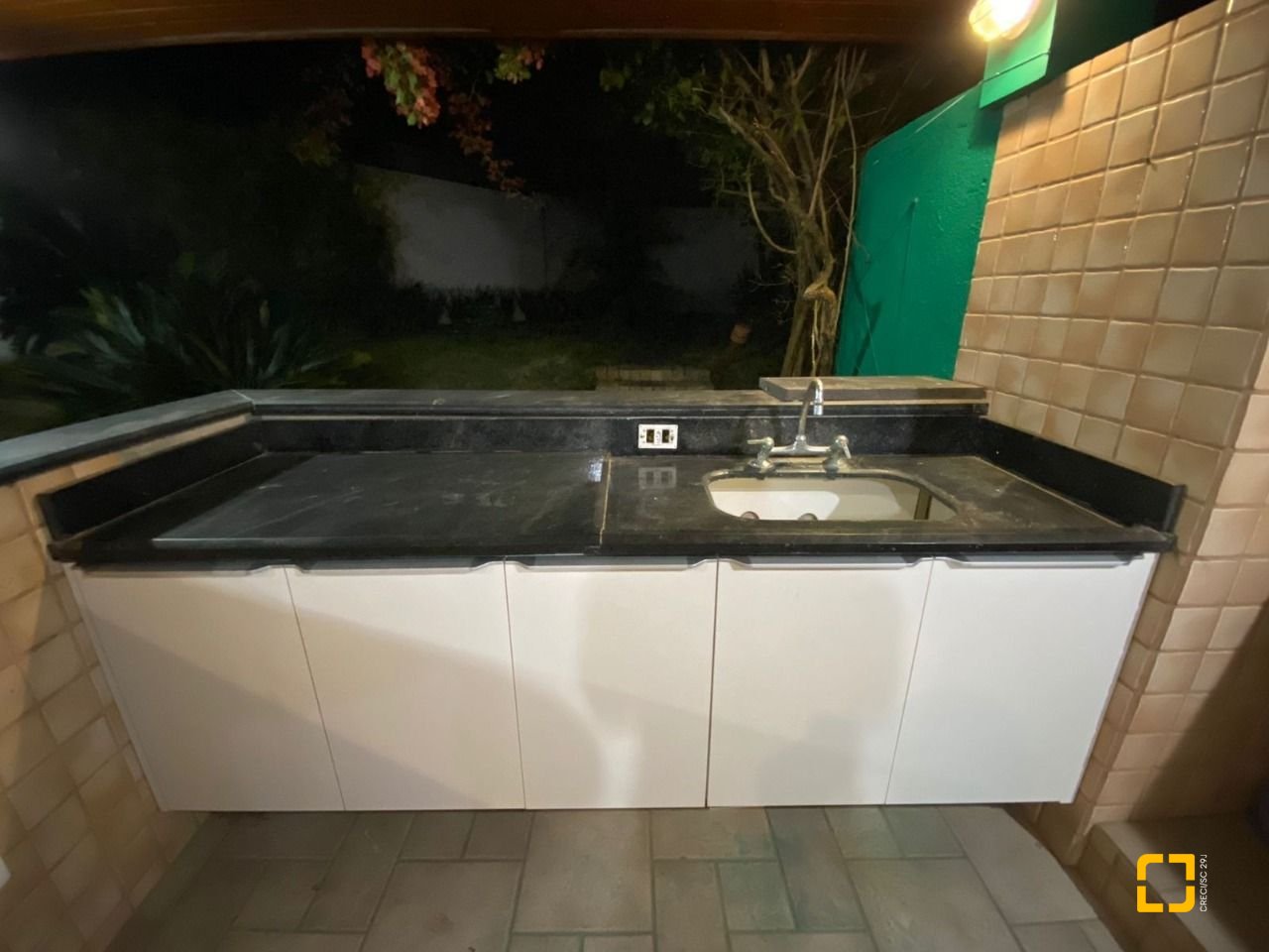 Casa com 929m², 5 quartos (sendo 3 suítes), 5 garagens, no bairro João Paulo em Florianópolis