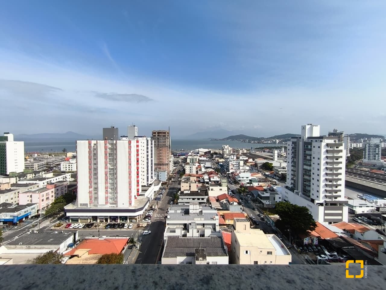 Cobertura com 140m², 4 quartos (sendo 1 suíte), 2 garagens, no bairro Kobrasol em São José