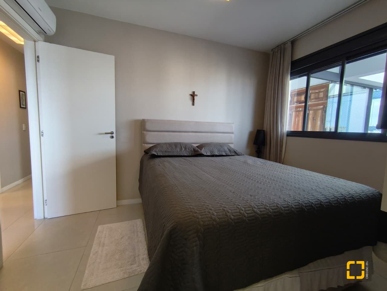 Cobertura com 140m², 4 quartos (sendo 1 suíte), 2 garagens, no bairro Kobrasol em São José