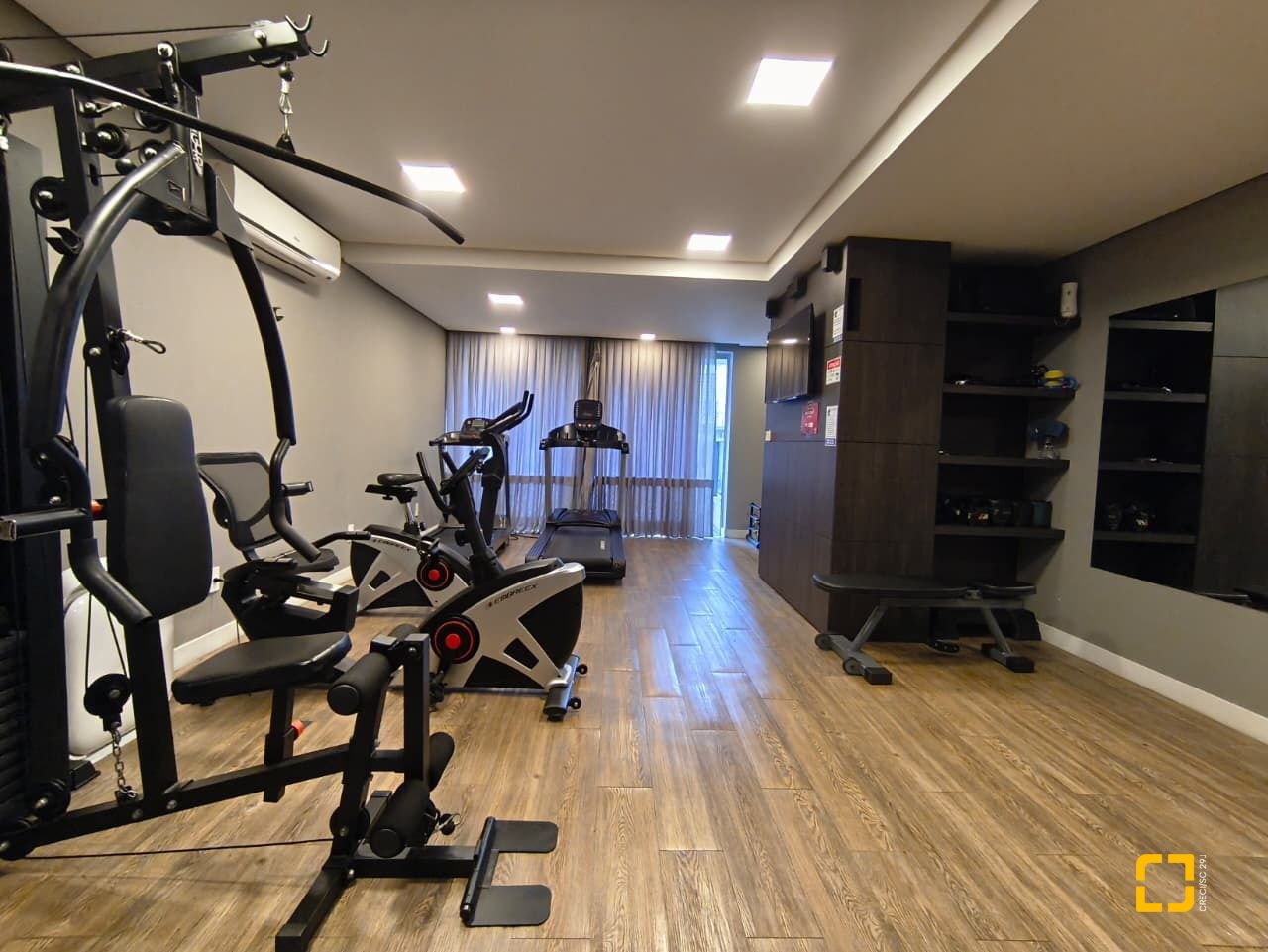 Cobertura com 140m², 4 quartos (sendo 1 suíte), 2 garagens, no bairro Kobrasol em São José