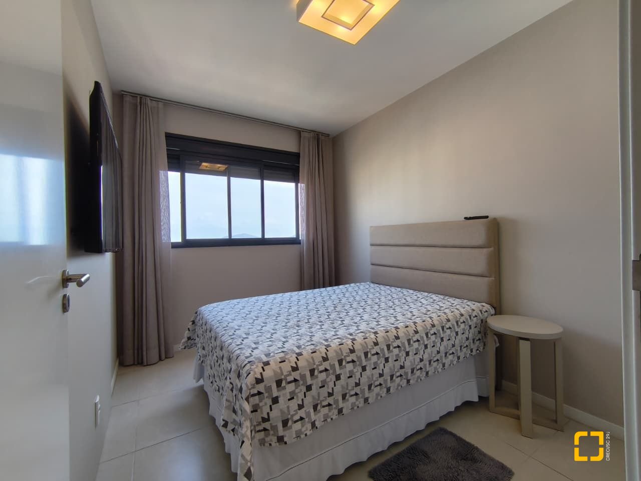 Cobertura com 140m², 4 quartos (sendo 1 suíte), 2 garagens, no bairro Kobrasol em São José