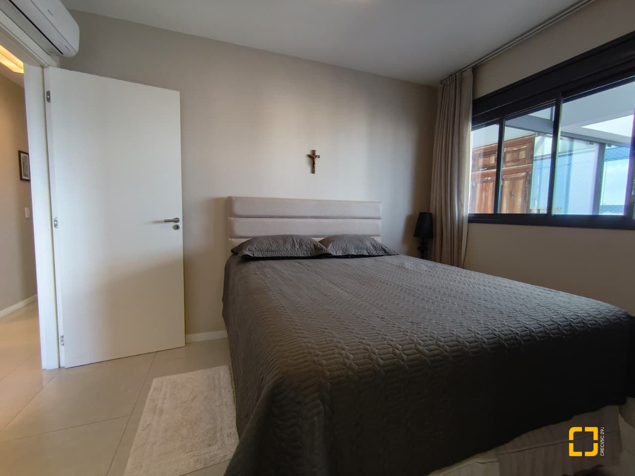 Cobertura com 140m², 4 quartos (sendo 1 suíte), 2 garagens, no bairro Kobrasol em São José