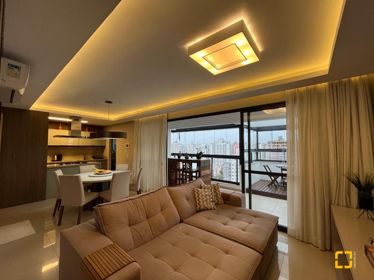 Cobertura com 140m², 3 quartos (sendo 1 suíte), 2 garagens, no bairro Kobrasol em São José
