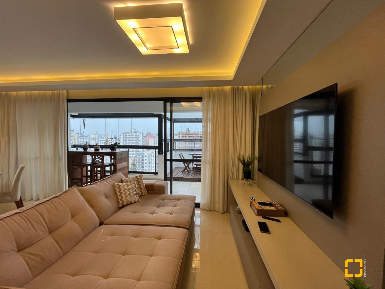 Cobertura com 140m², 3 quartos (sendo 1 suíte), 2 garagens, no bairro Kobrasol em São José