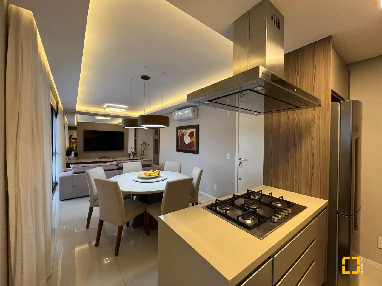 Cobertura com 140m², 3 quartos (sendo 1 suíte), 2 garagens, no bairro Kobrasol em São José