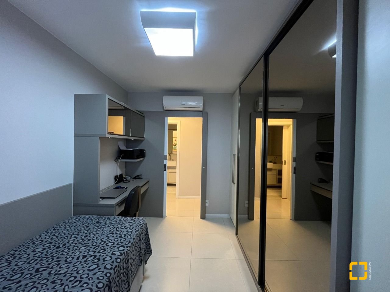 Cobertura com 140m², 3 quartos (sendo 1 suíte), 2 garagens, no bairro Kobrasol em São José