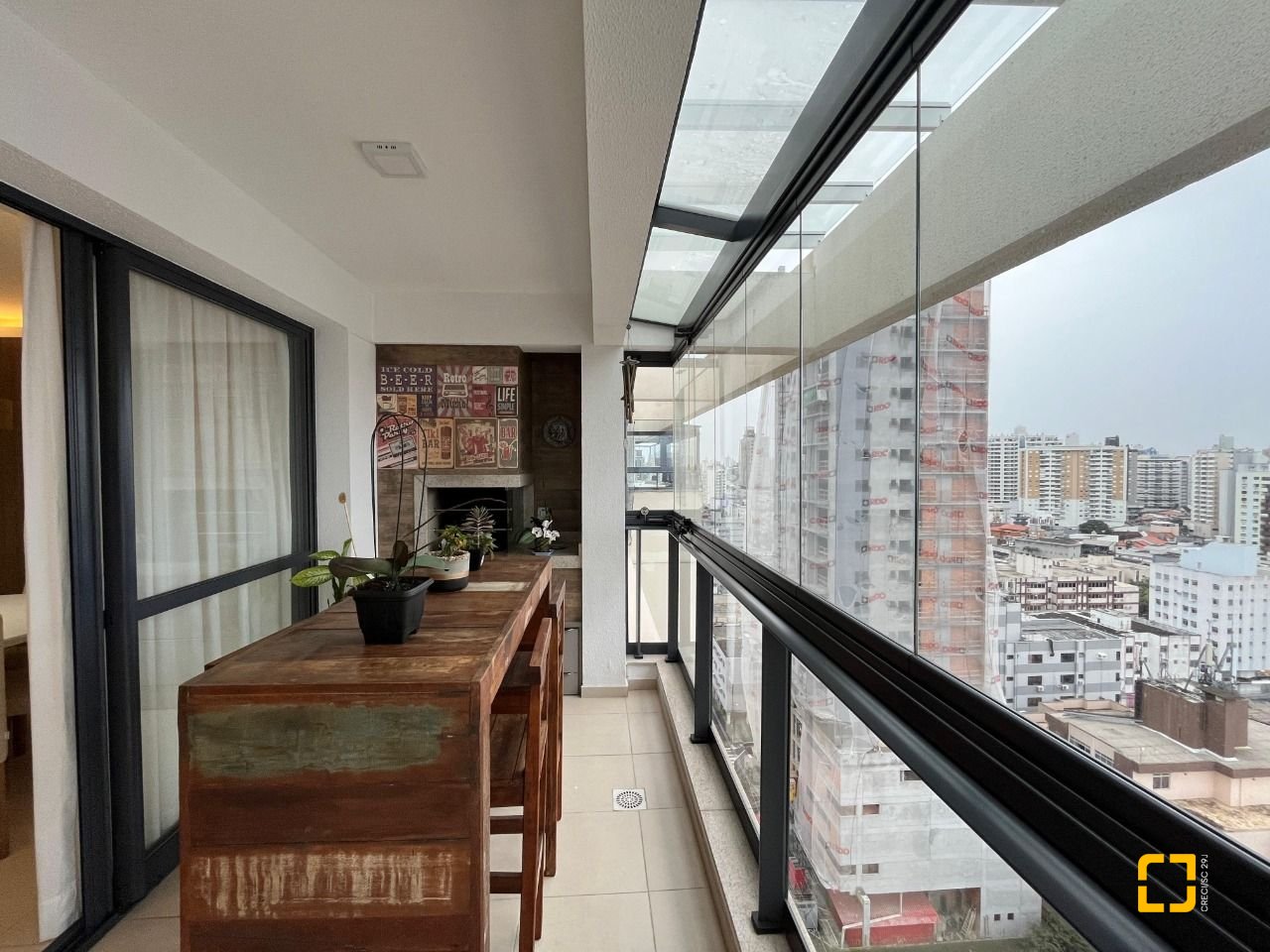 Cobertura com 140m², 3 quartos (sendo 1 suíte), 2 garagens, no bairro Kobrasol em São José