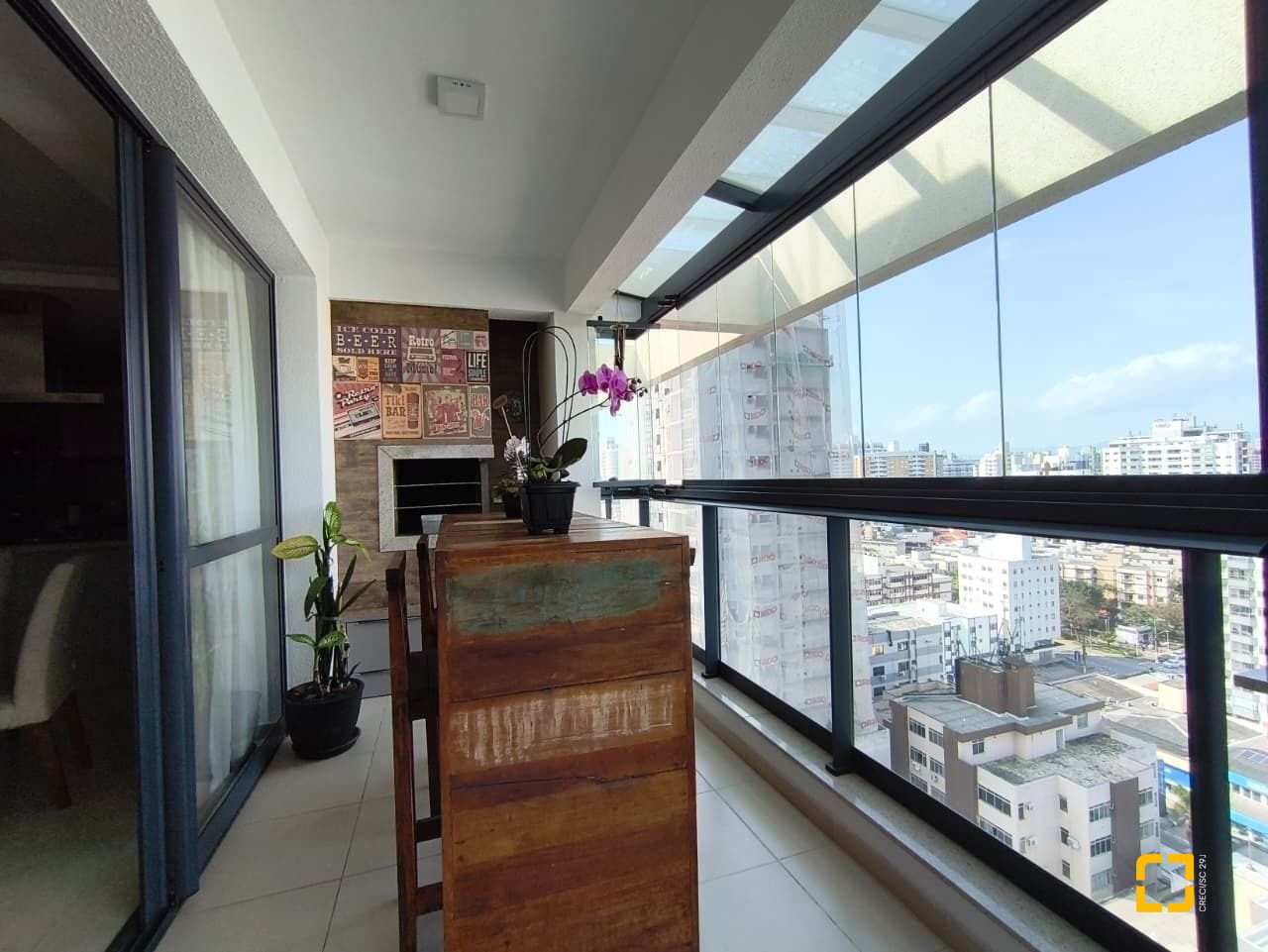 Cobertura com 140m², 3 quartos (sendo 1 suíte), 2 garagens, no bairro Kobrasol em São José