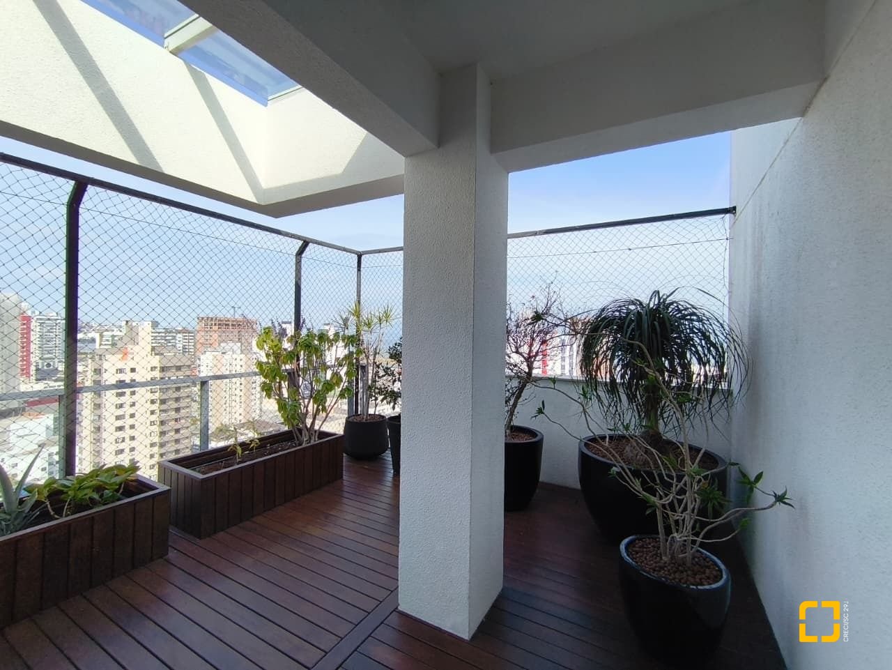 Cobertura com 140m², 3 quartos (sendo 1 suíte), 2 garagens, no bairro Kobrasol em São José