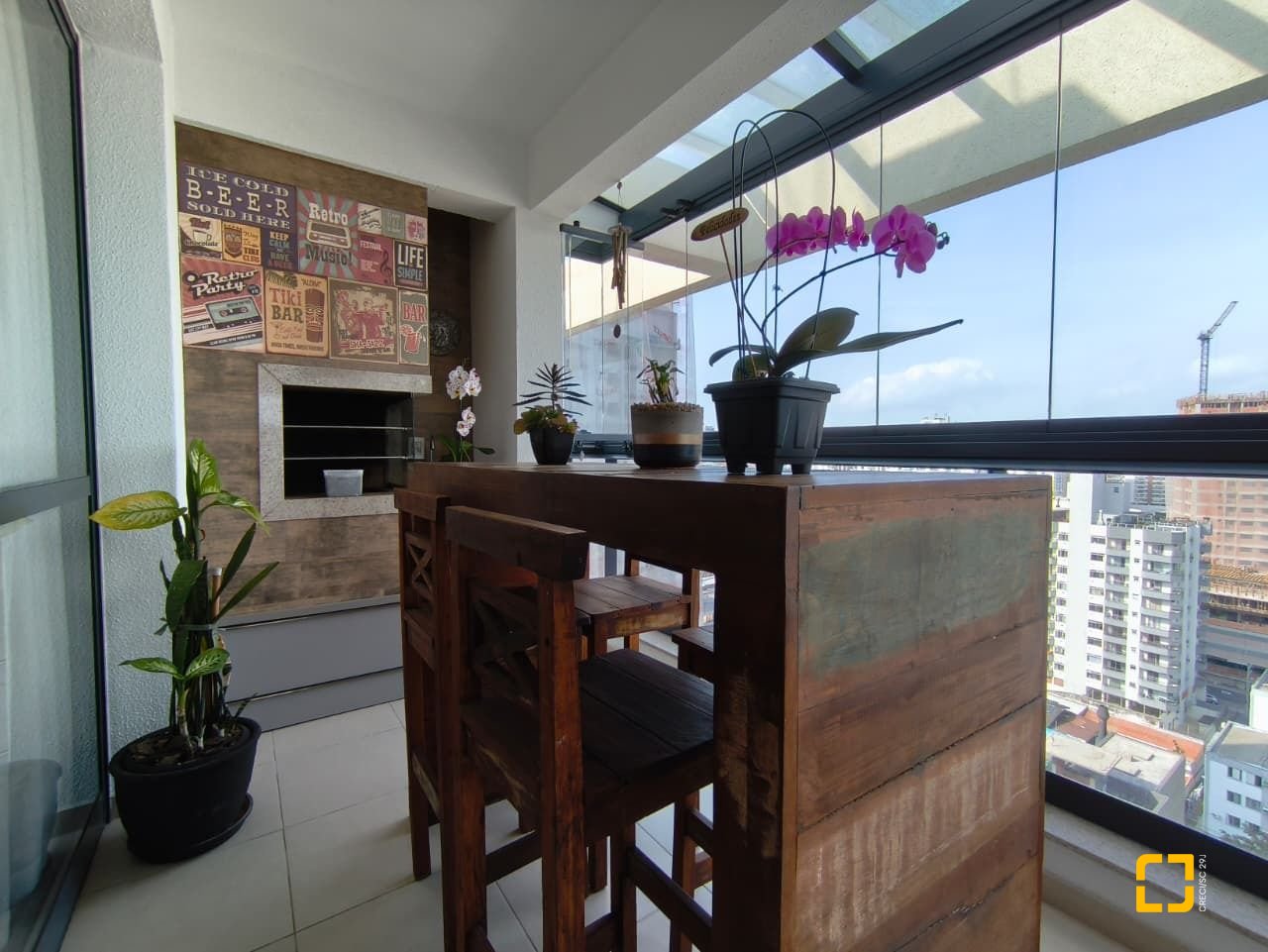 Cobertura com 140m², 3 quartos (sendo 1 suíte), 2 garagens, no bairro Kobrasol em São José
