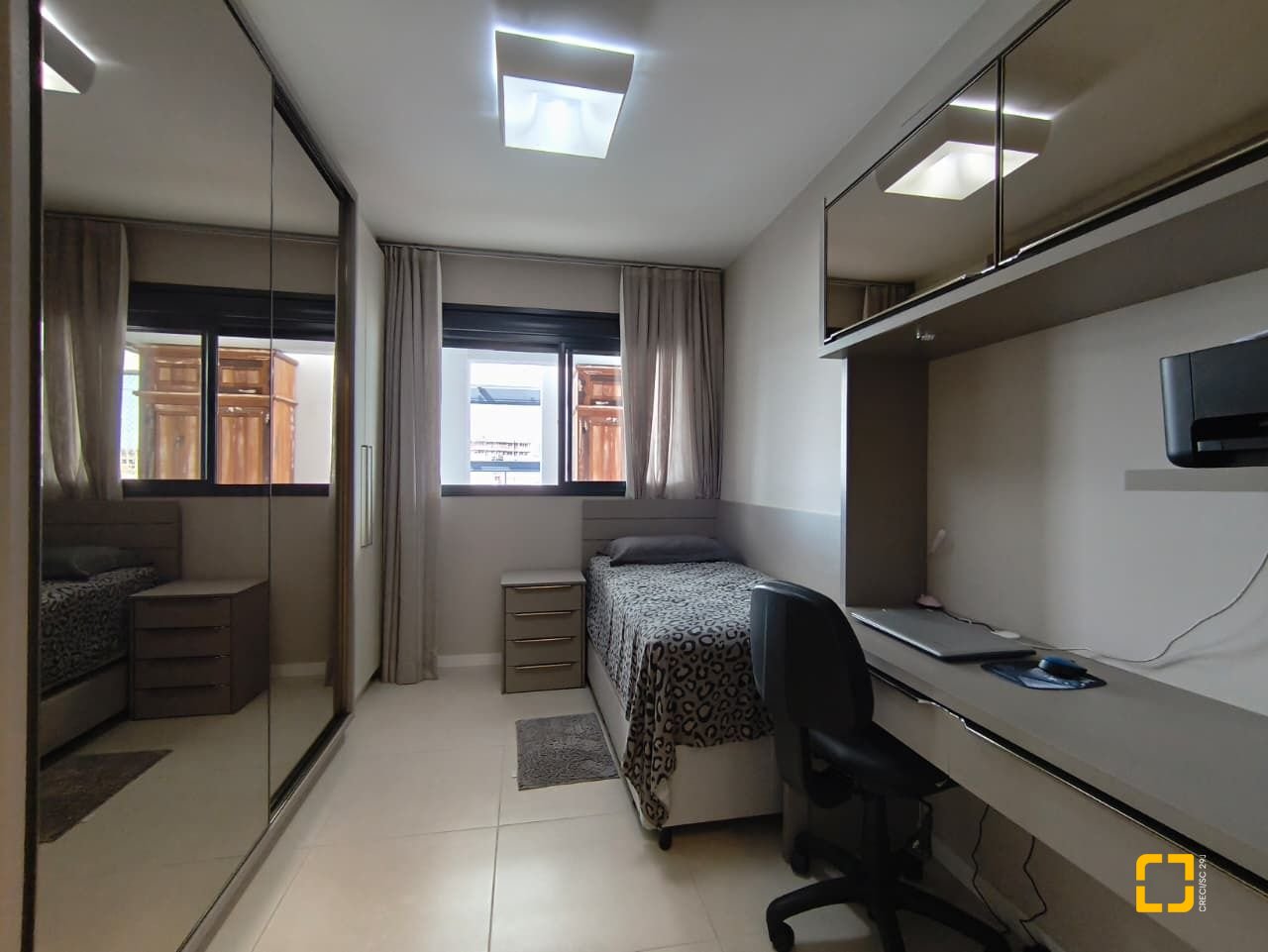 Cobertura com 140m², 3 quartos (sendo 1 suíte), 2 garagens, no bairro Kobrasol em São José