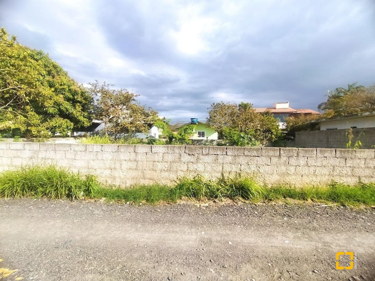 Terreno com 363m², no bairro Tapera da Base em Florianópolis