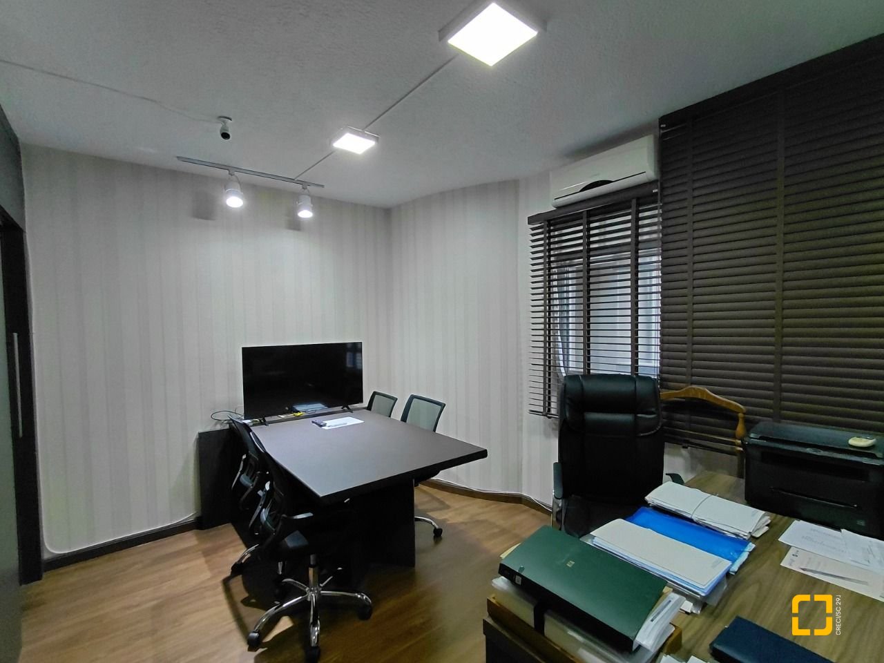 Sala com 27m², no bairro Centro em Florianópolis