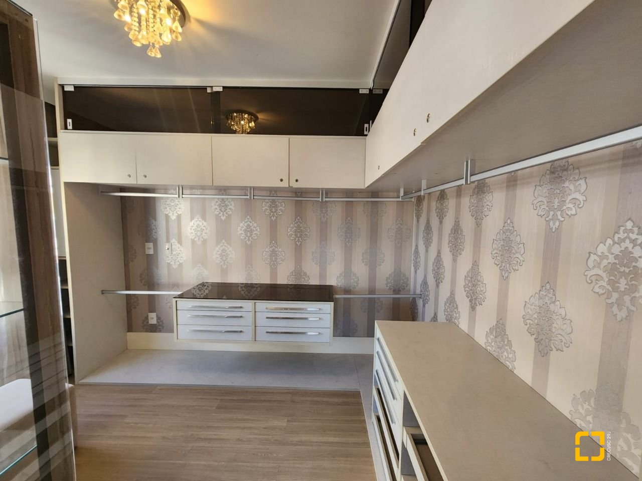 Apartamento com 115m², 4 quartos (sendo 2 suítes), 2 garagens, no bairro Agronômica em Florianópolis