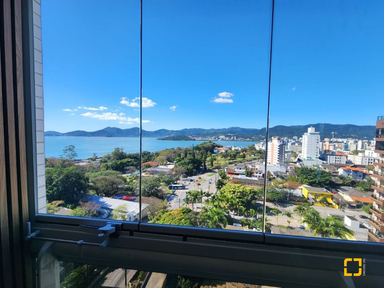 Apartamento com 115m², 4 quartos (sendo 2 suítes), 2 garagens, no bairro Agronômica em Florianópolis