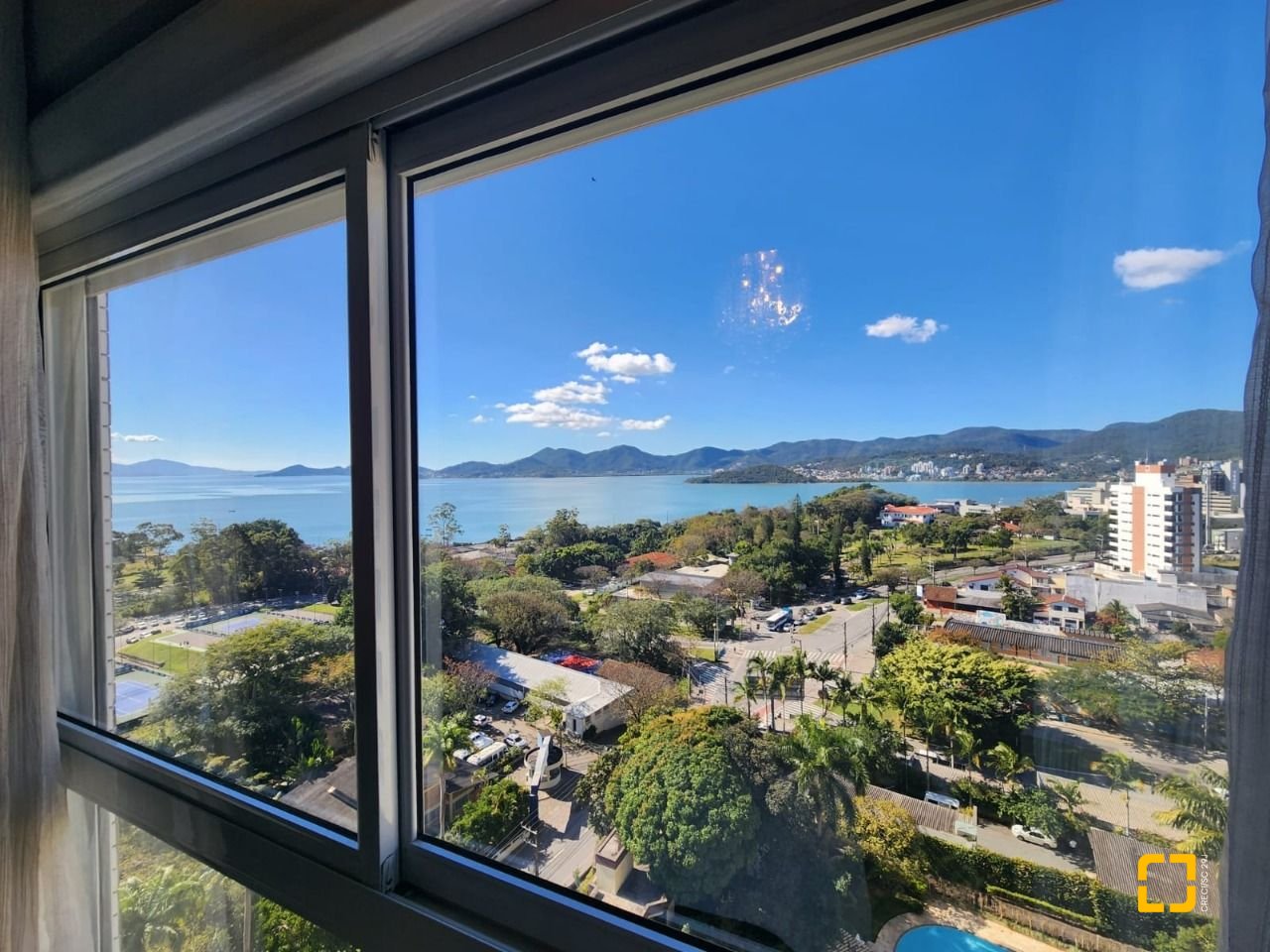 Apartamento com 115m², 4 quartos (sendo 2 suítes), 2 garagens, no bairro Agronômica em Florianópolis
