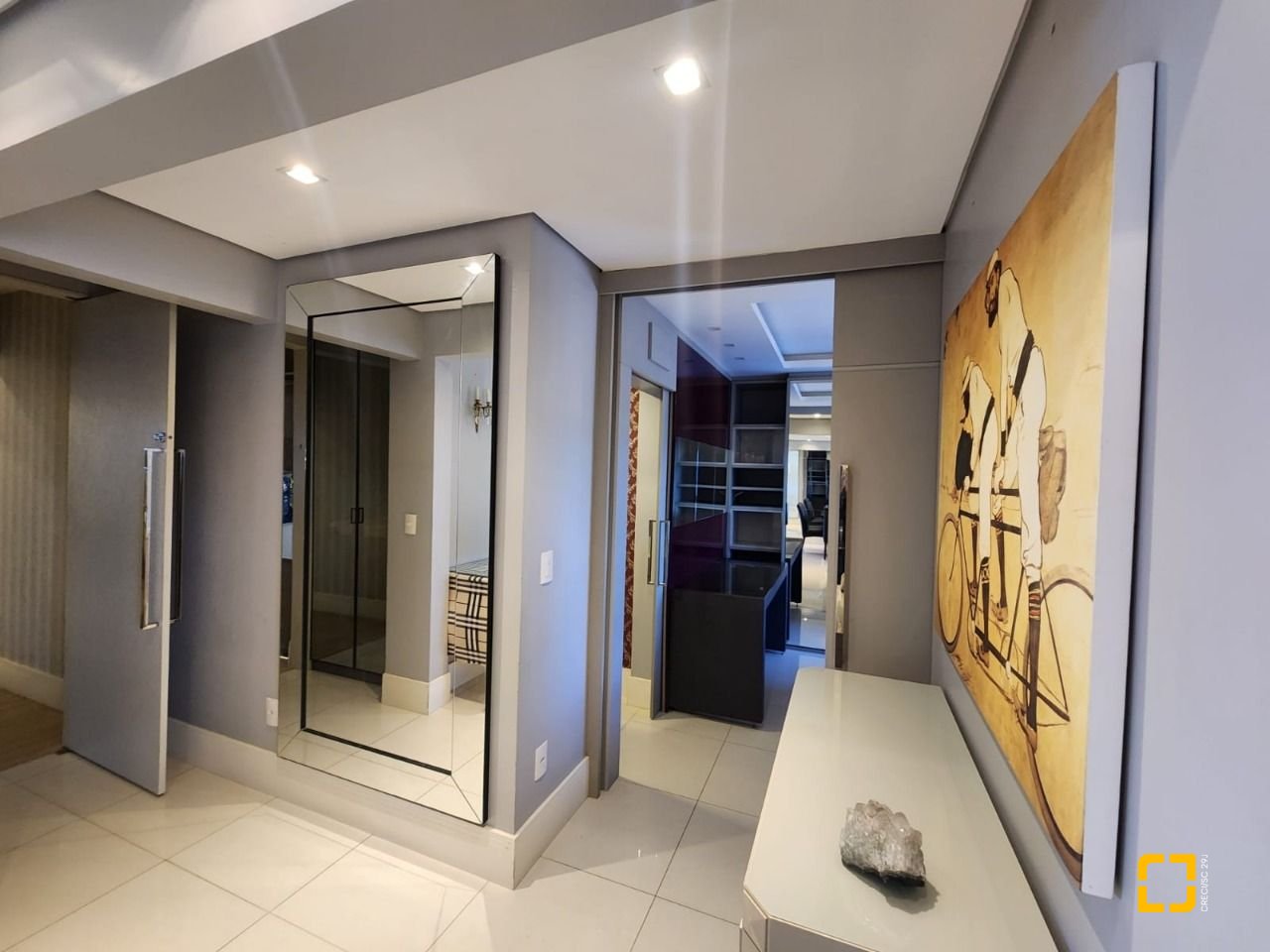 Apartamento com 115m², 4 quartos (sendo 2 suítes), 2 garagens, no bairro Agronômica em Florianópolis
