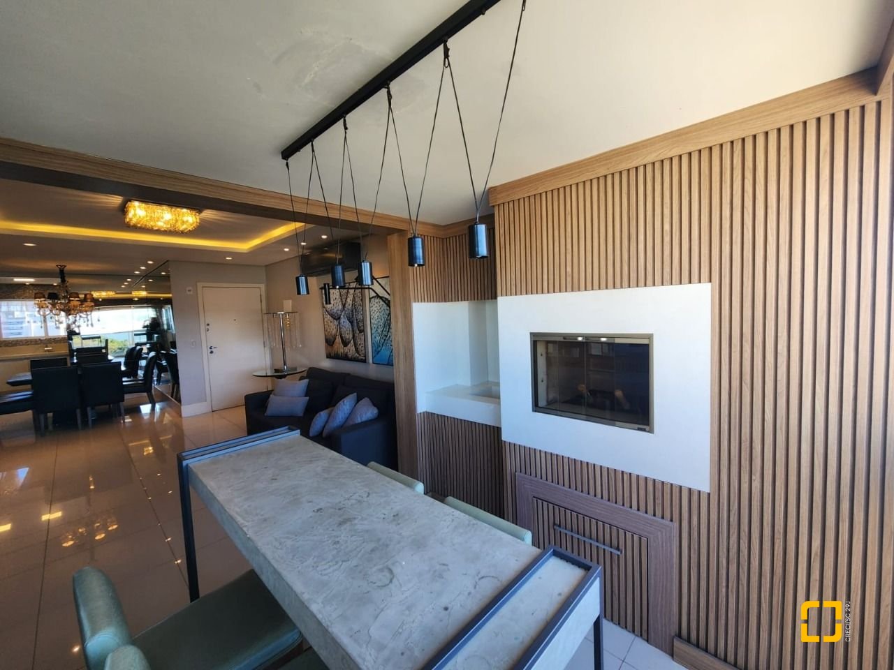 Apartamento com 115m², 4 quartos (sendo 2 suítes), 2 garagens, no bairro Agronômica em Florianópolis